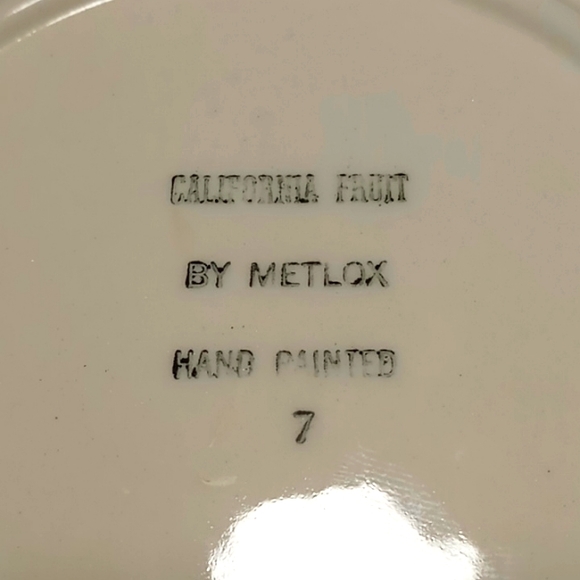 Vintage Mid-Century "California Fruit" Set of 2 Dessert Plates by Metlox - Picture 4 of 4